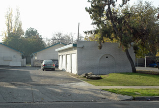 1136 E Fedora Ave in Fresno, CA - Building Photo - Building Photo