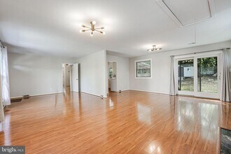 5924 Cauba Ct in Alexandria, VA - Building Photo - Building Photo