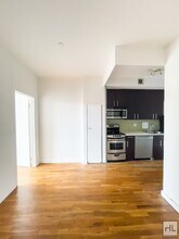 NOLL STREET / Spacious 2 Bed 1-Bath / No Fee in Brooklyn, NY - Building Photo - Building Photo