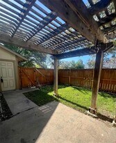 1515 W Braker Ln in Austin, TX - Building Photo