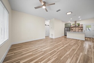 208 N Cherry St in Bunnell, FL - Building Photo - Building Photo