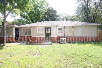 1555 S Perkins Rd in Memphis, TN - Building Photo - Building Photo