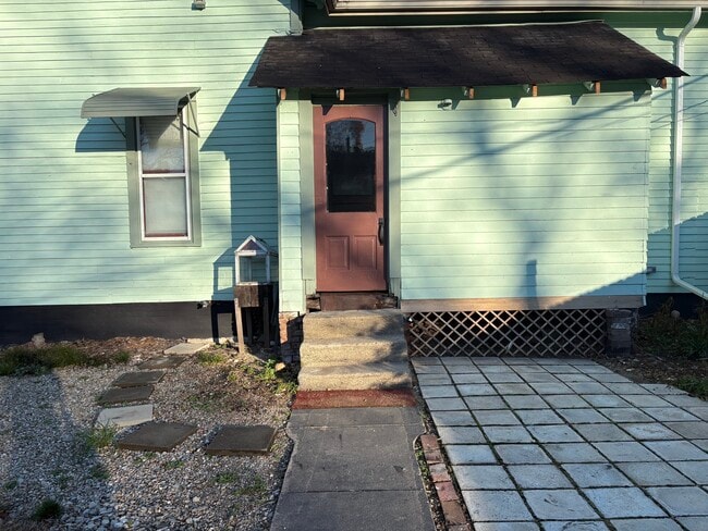 920 Lafayette Ave, Unit 920 B