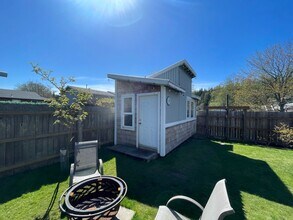 2409 32nd St in Anacortes, WA - Building Photo - Building Photo