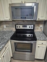 2300 Bamboo Dr in Arlington, TX - Building Photo - Building Photo