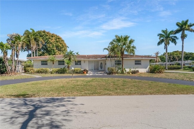 215 Entrada Dr in Hollywood, FL - Building Photo - Building Photo