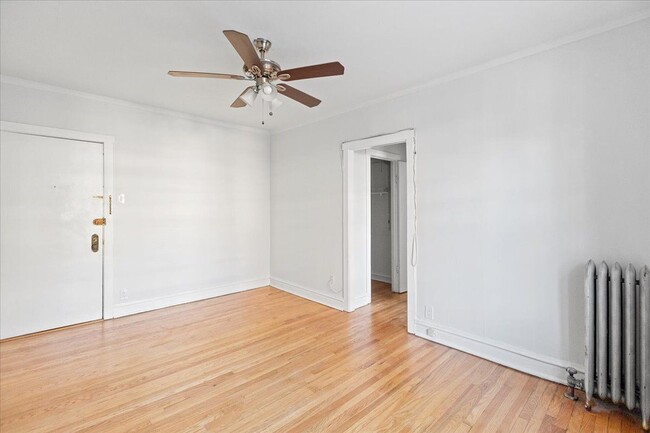 658 W Oakdale Ave in Chicago, IL - Building Photo - Building Photo