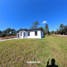 3107 Leeland Heights Blvd E in Lehigh Acres, FL - Building Photo - Building Photo