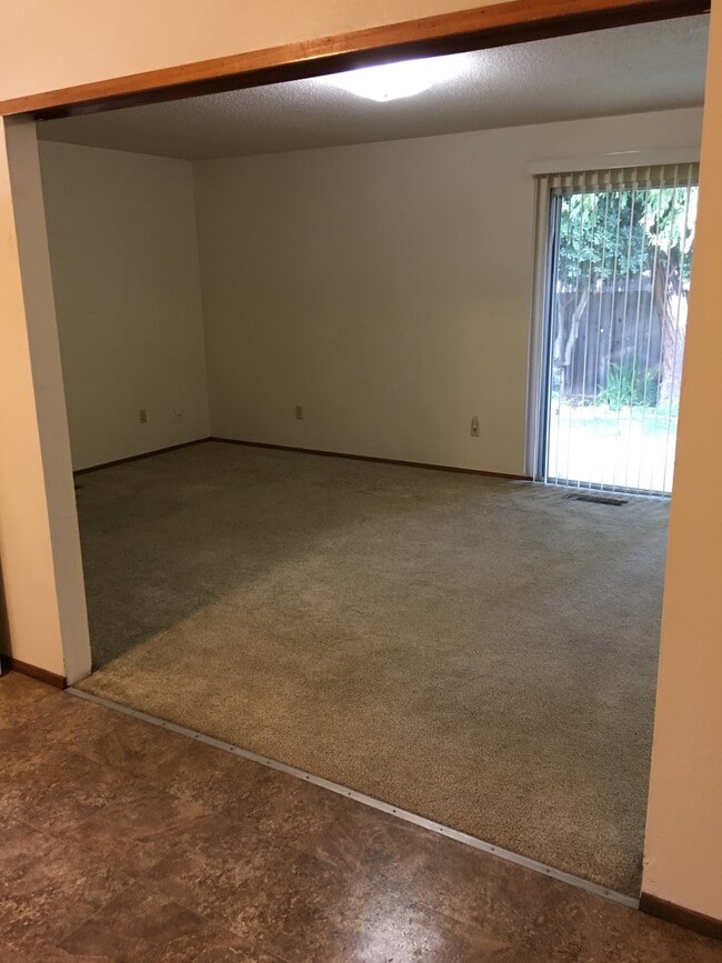 53 Clark Ave in Yuba City, CA - Building Photo - Building Photo