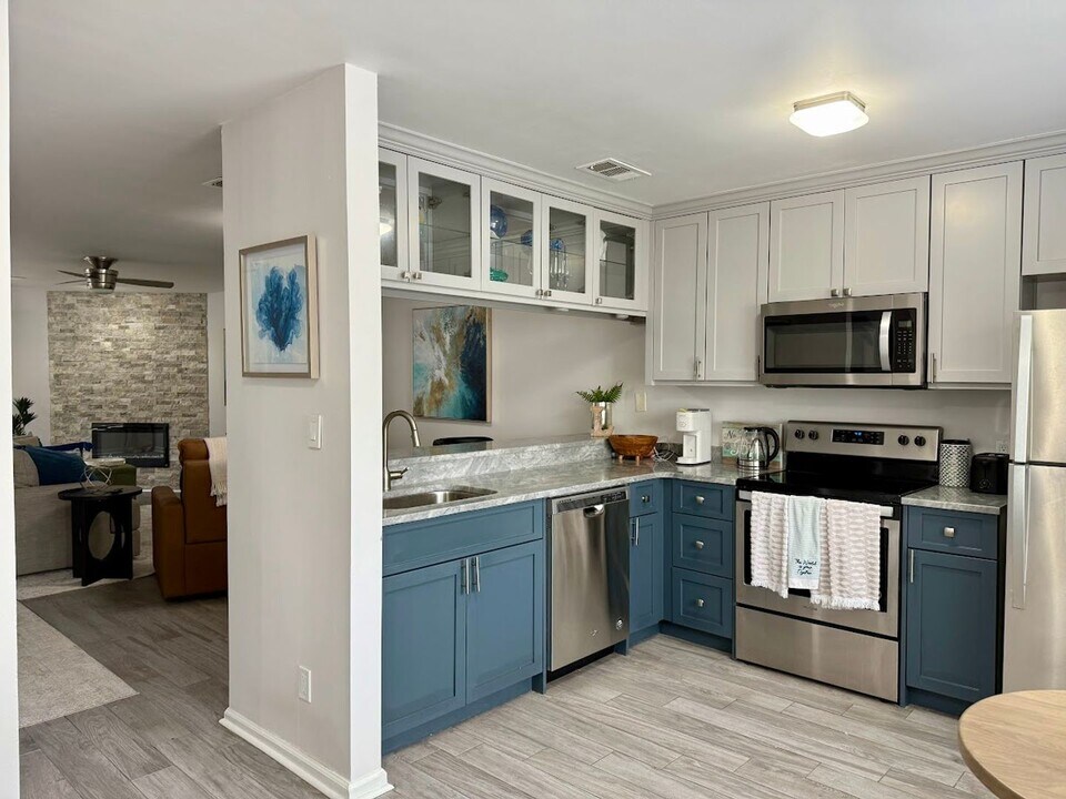 622 Seawatch Cove in Virginia Beach, VA - Building Photo