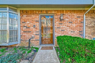 14690 Perthshire Rd in Houston, TX - Building Photo - Building Photo