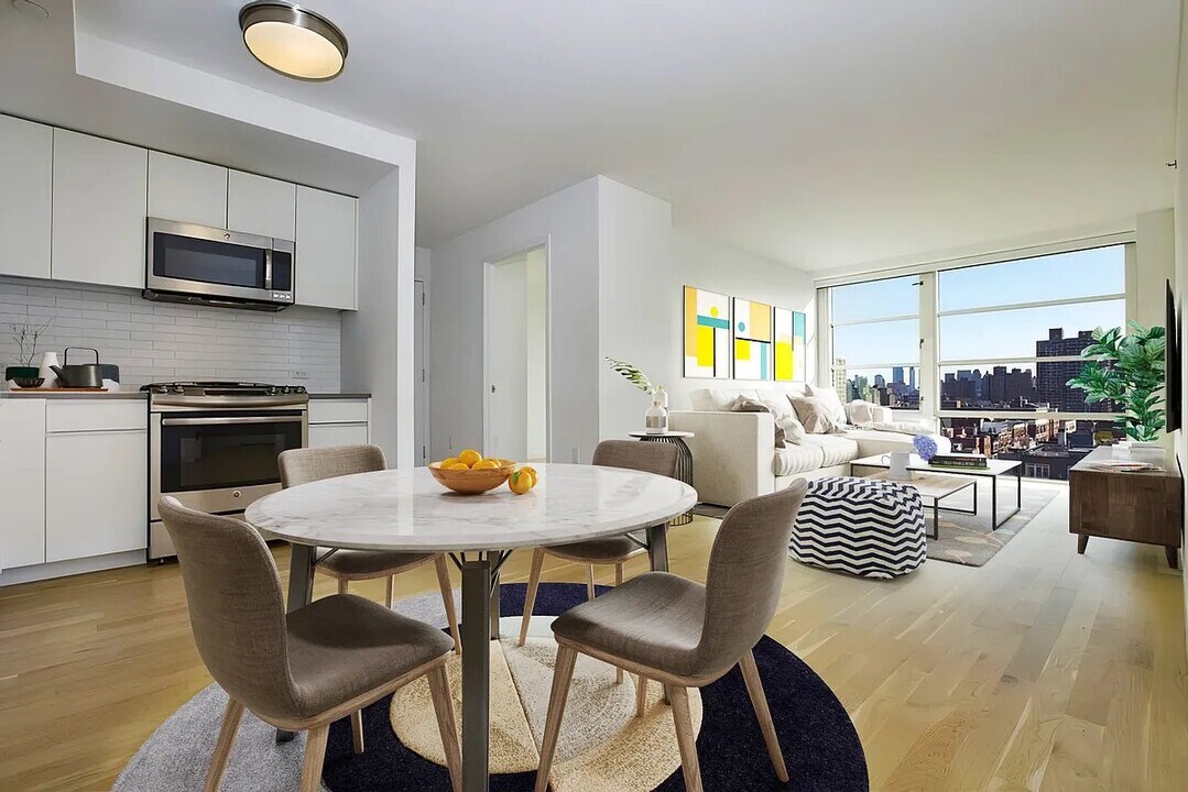 331 E Houston St in New York, NY - Foto de edificio