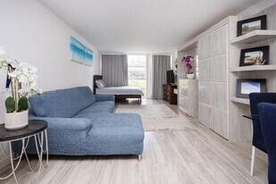 501 Three Islands Boulevard in Hallandale Beach, FL - Building Photo