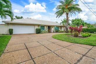 3721 NE 29th Ave in Lighthouse Point, FL - Building Photo - Building Photo