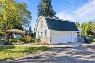 W5838 County Rd A in Elkhorn, WI - Building Photo - Building Photo