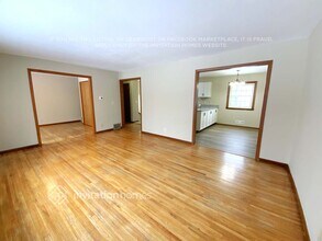 124 Oakwood Rd in Apple Valley, MN - Building Photo - Building Photo