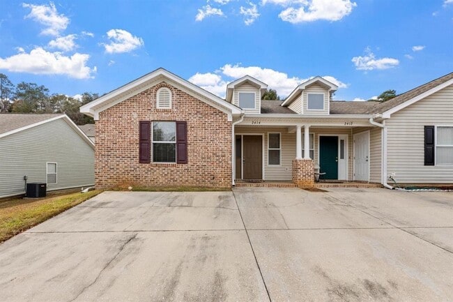 property at 2414 Quazar Cir