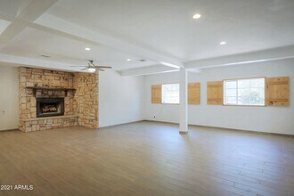 10006 N 37th St in Phoenix, AZ - Building Photo - Building Photo