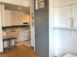 144 Bowdoin St, Unit 62 in Boston, MA - Building Photo - Building Photo