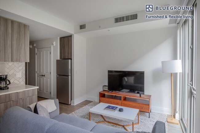600 4th St SW in Washington, DC - Building Photo - Building Photo