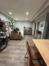 1610 Corte del Rey in Thousand Oaks, CA - Foto de edificio - Building Photo