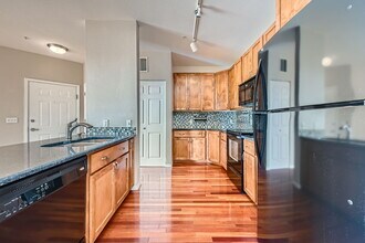 3890 S Dayton St, Unit 207 in Aurora, CO - Building Photo - Building Photo