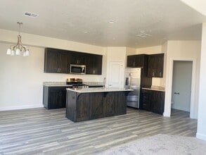 520 W 540 N in Hurricane, UT - Building Photo - Building Photo