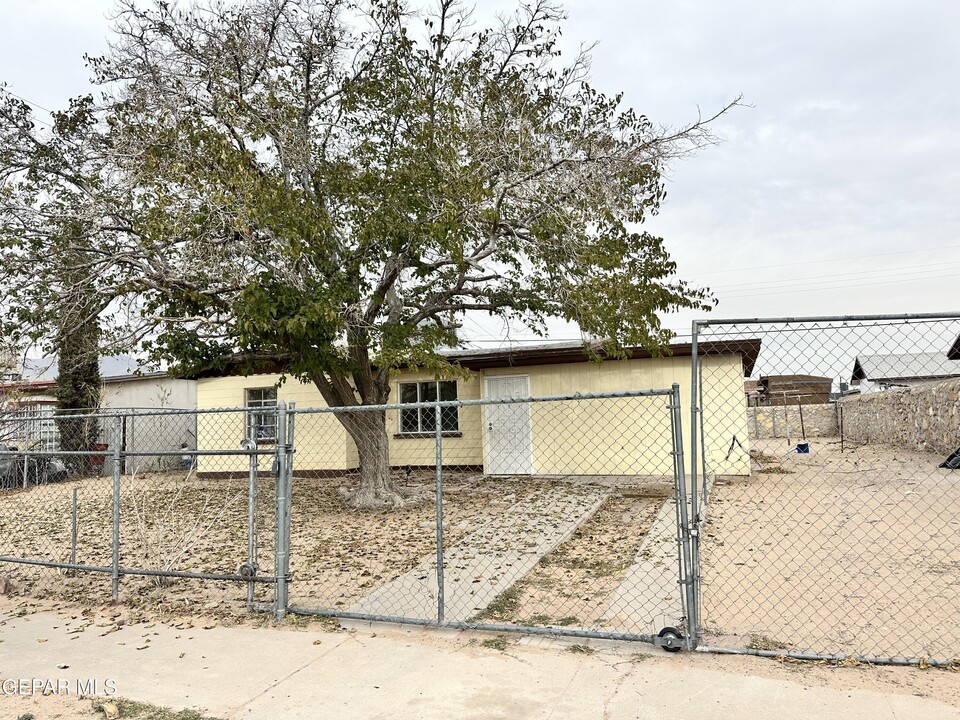 5005 Meade Ct in El Paso, TX - Foto de edificio