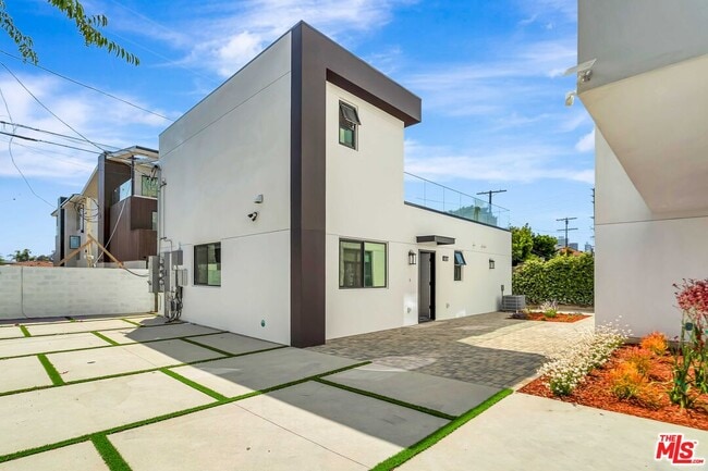 property at 1921 Federal Ave