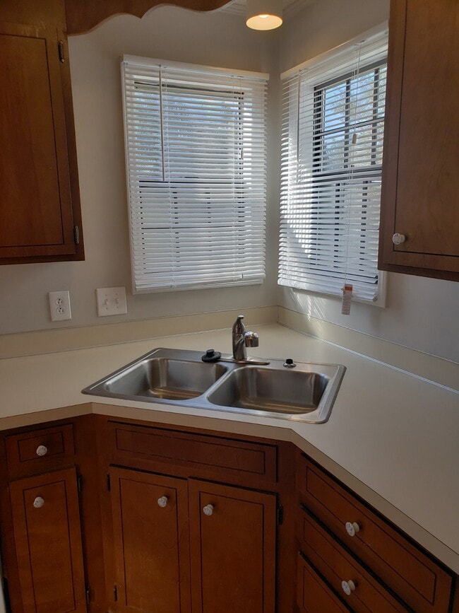 8026 Strawberry Point Dr in Charlotte, NC - Building Photo - Building Photo