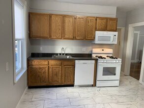 25 Linden St, Unit #1 in Boston, MA - Building Photo - Building Photo