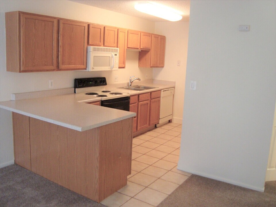 857 S Van Gordon Ct in Lakewood, CO - Building Photo