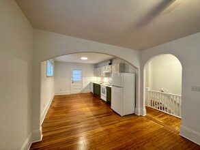 1110 Glenwood Ave in Raleigh, NC - Building Photo - Building Photo