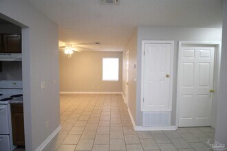 7135 Pearson Rd in Pensacola, FL - Foto de edificio - Building Photo