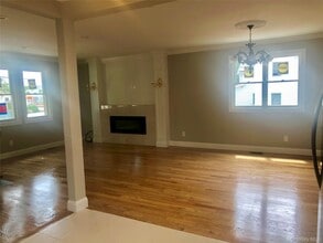 60 Arlington St in Mineola, NY - Building Photo - Building Photo