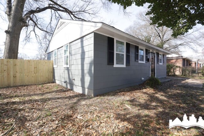 2909 Flora Ave in Memphis, TN - Building Photo - Building Photo