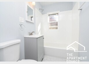 5128 W Henderson St in Chicago, IL - Building Photo - Building Photo