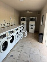 8600 SW 67th Ave in Miami, FL - Building Photo - Building Photo