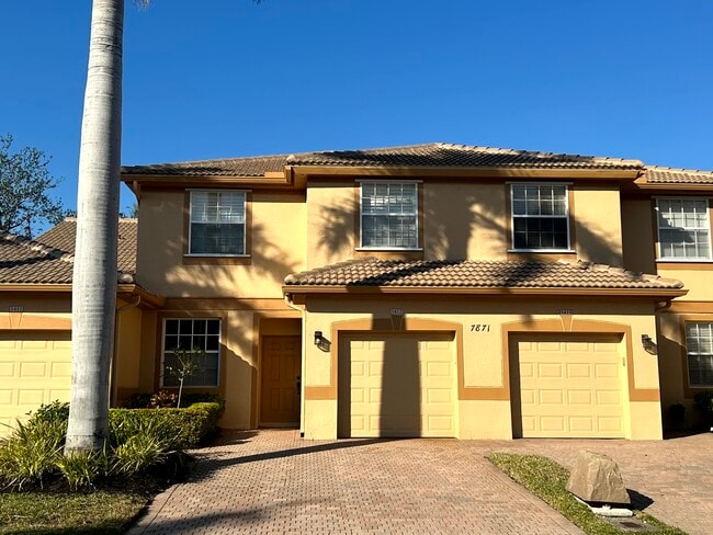 property at 7871 Lake Sawgrass Loop