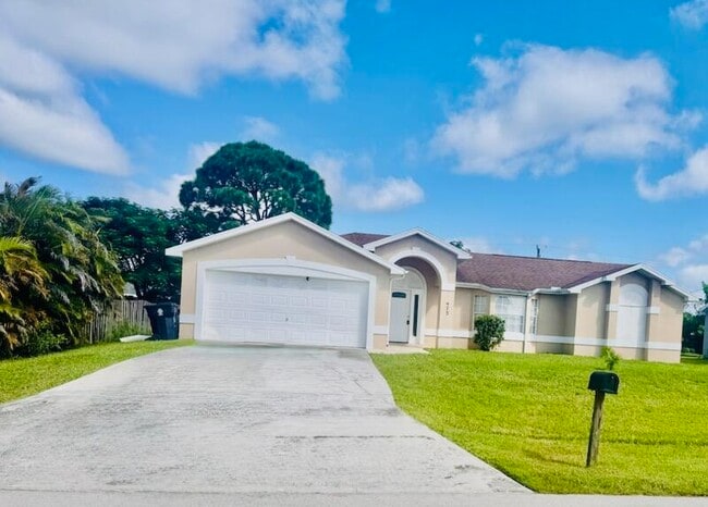 473 SW Eyerly Ave