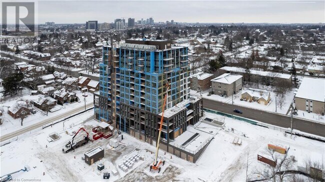 194 Erb St. W in Waterloo, ON - Building Photo - Building Photo