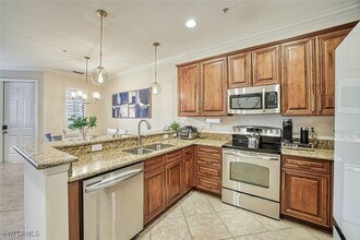 11919 Palba Way in Ft. Myers, FL - Foto de edificio - Building Photo