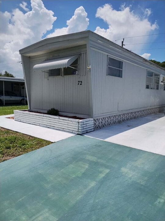 570 57th Ave W in Bradenton, FL - Building Photo