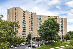 Marina Towers in Alexandria, VA - Building Photo - Primary Photo