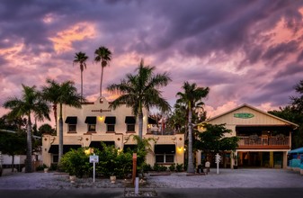 527-529 Beach Rd in Sarasota, FL - Building Photo - Building Photo