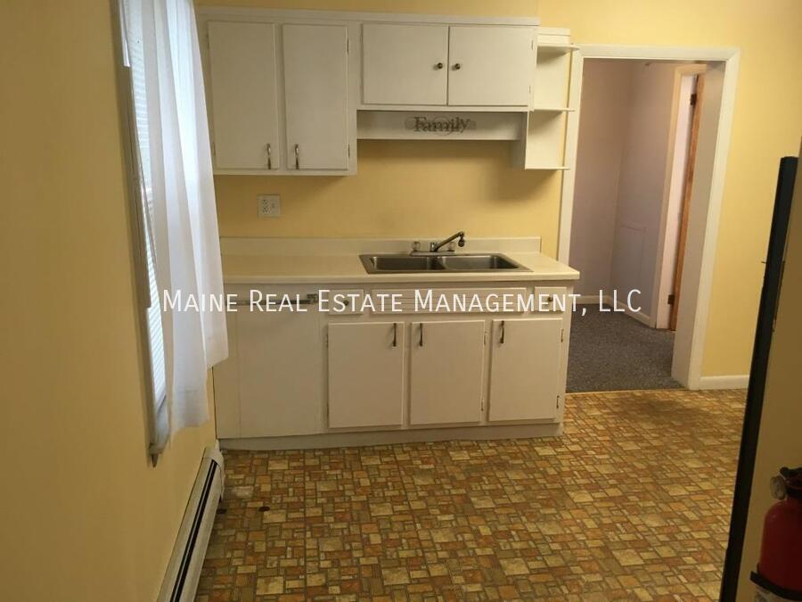 86 Somerset St in Bangor, ME - Building Photo