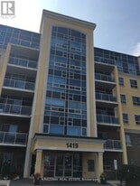 1419 Costigan Rd in Milton, ON - Building Photo