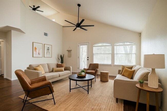 property at 2016 Ravenscroft Dr