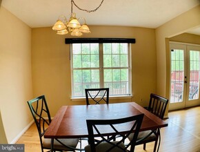 1004 Kings Crest Dr in Stafford, VA - Building Photo - Building Photo