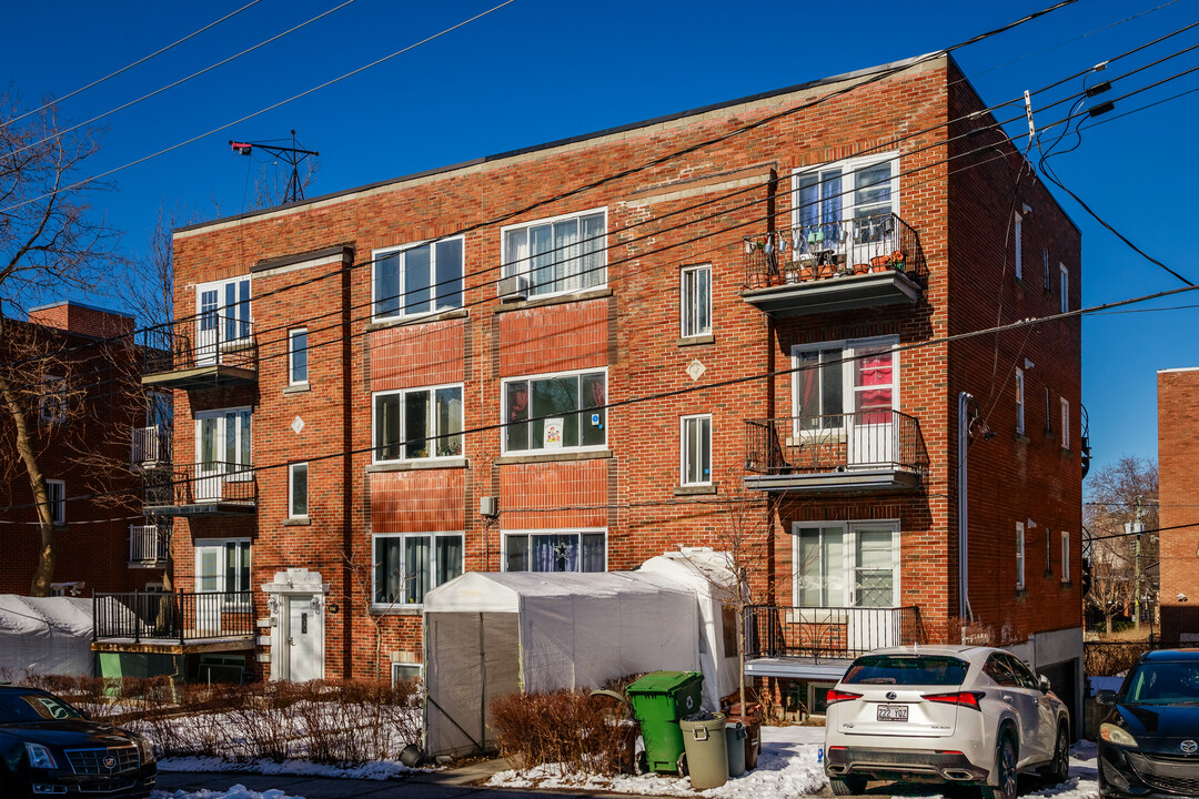 4665 Saint-Kévin Av in Montréal, QC - Building Photo